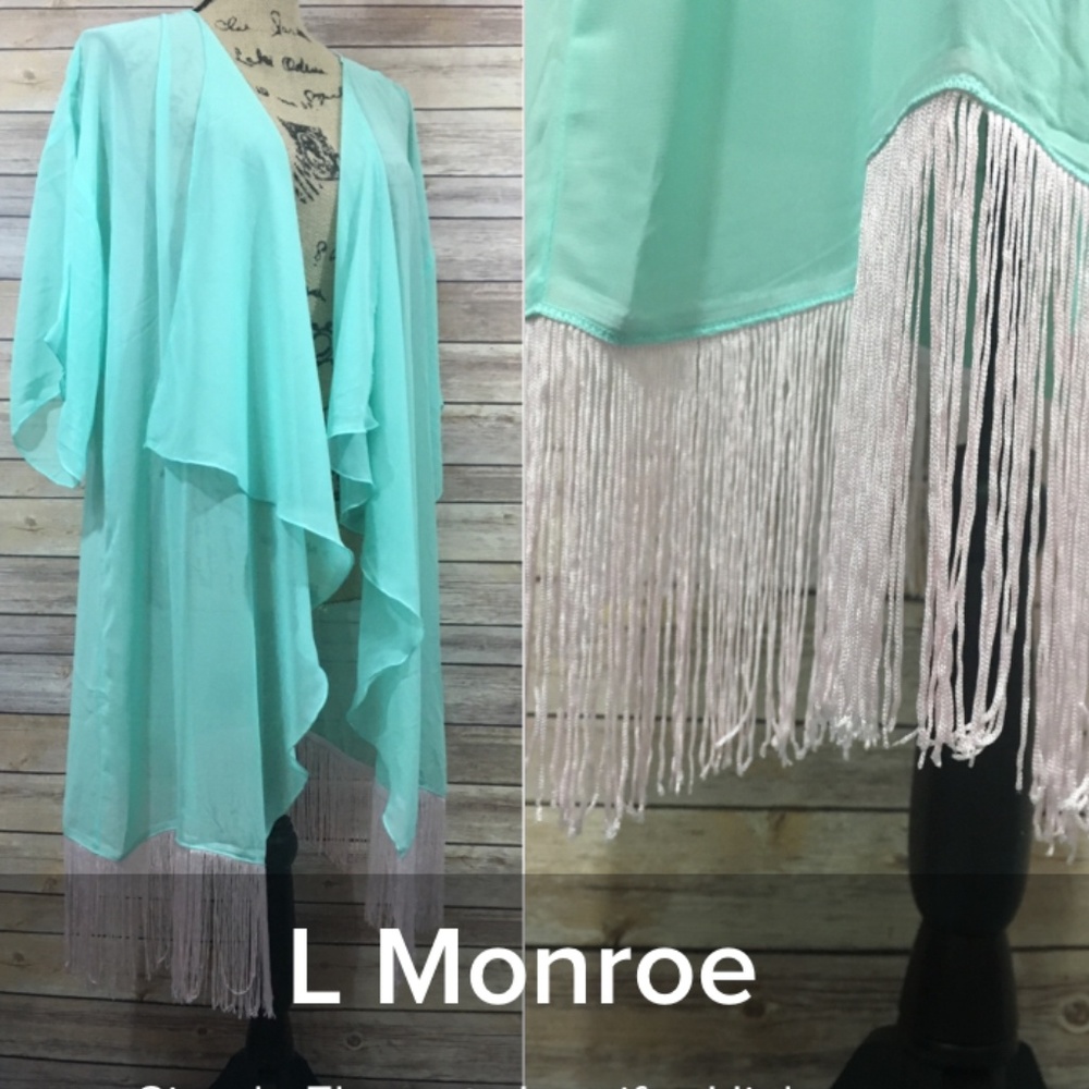 LuLaRoe L Monroe, mint, white fringe